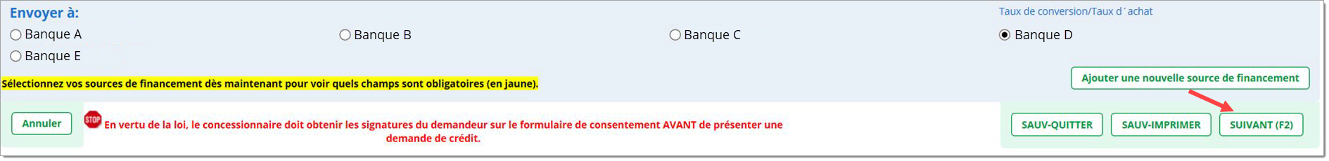 La partie inférieure de la page de demande de crédit, avec flèche pointant vers le bouton « Suivant ».